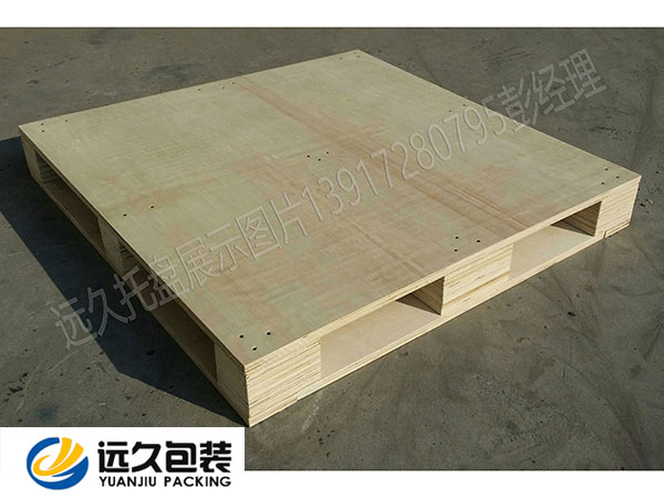 天然實(shí)木托盤和膠合板托盤的綜合性能對比